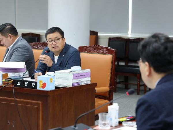 전라남도교육비특별회계 2024회계연도 결산 및 예비비 승인 심사 첨부이미지 : 25년06월13일 전라남도교육비택별회계 2024회계연도 결산 및 예비비 심사 - 059.jpg