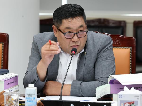 전라남도교육비특별회계 2024회계연도 결산 및 예비비 승인 심사 첨부이미지 : 25년06월13일 전라남도교육비택별회계 2024회계연도 결산 및 예비비 심사 - 072.jpg