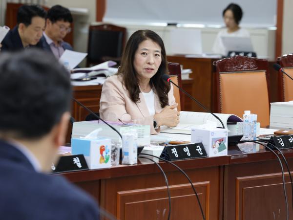전라남도교육비특별회계 2024회계연도 결산 및 예비비 승인 심사 첨부이미지 : 25년06월13일 전라남도교육비택별회계 2024회계연도 결산 및 예비비 심사 - 033.jpg