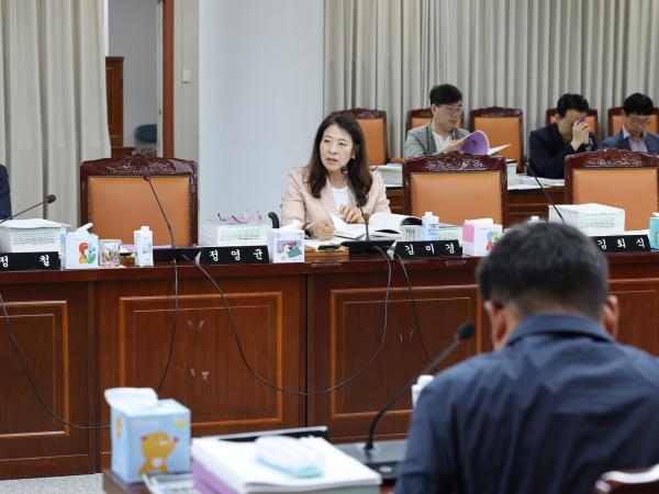 전라남도교육비특별회계 2024회계연도 결산 및 예비비 승인 심사 첨부이미지 : 25년06월13일 전라남도교육비택별회계 2024회계연도 결산 및 예비비 심사 - 032.jpg