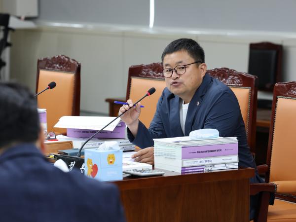 전라남도교육비특별회계 2024회계연도 결산 및 예비비 승인 심사 첨부이미지 : 25년06월13일 전라남도교육비택별회계 2024회계연도 결산 및 예비비 심사 - 062.jpg