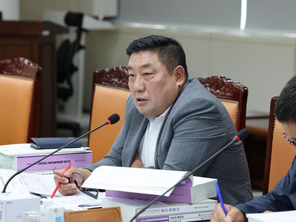 전라남도교육비특별회계 2024회계연도 결산 및 예비비 승인 심사 첨부이미지 : 25년06월13일 전라남도교육비택별회계 2024회계연도 결산 및 예비비 심사 - 069.jpg