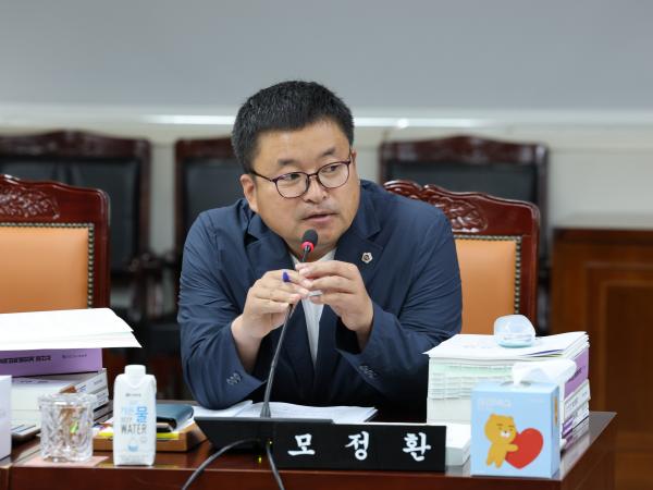 전라남도교육비특별회계 2024회계연도 결산 및 예비비 승인 심사 첨부이미지 : 25년06월13일 전라남도교육비택별회계 2024회계연도 결산 및 예비비 심사 - 057.jpg