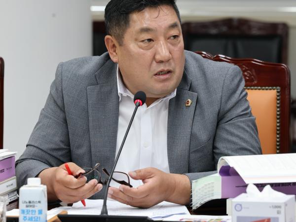 전라남도교육비특별회계 2024회계연도 결산 및 예비비 승인 심사 첨부이미지 : 25년06월13일 전라남도교육비택별회계 2024회계연도 결산 및 예비비 심사 - 063.jpg