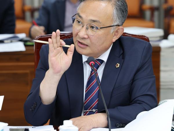 전라남도교육비특별회계 2024회계연도 결산 및 예비비 승인 심사 첨부이미지 : 25년06월13일 전라남도교육비택별회계 2024회계연도 결산 및 예비비 심사 - 040.jpg