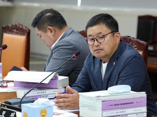 전라남도교육비특별회계 2024회계연도 결산 및 예비비 승인 심사 첨부이미지 : 25년06월13일 전라남도교육비택별회계 2024회계연도 결산 및 예비비 심사 - 060.jpg