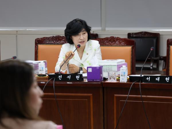전라남도교육비특별회계 2024회계연도 결산 및 예비비 승인 심사 첨부이미지 : 25년06월13일 전라남도교육비택별회계 2024회계연도 결산 및 예비비 심사 - 017.jpg