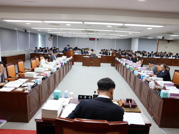 전라남도교육비특별회계 2024회계연도 결산 및 예비비 승인 심사 첨부이미지 : 25년06월13일 전라남도교육비택별회계 2024회계연도 결산 및 예비비 심사 - 009.jpg