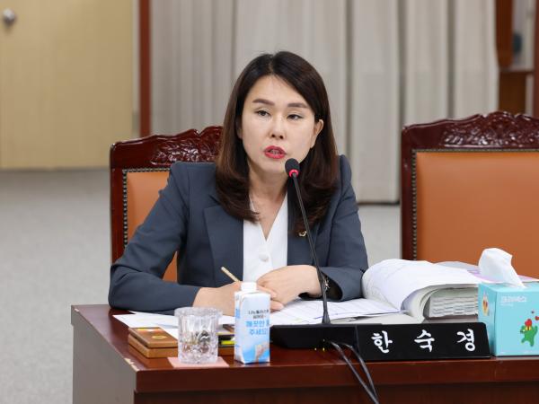 전라남도교육비특별회계 2024회계연도 결산 및 예비비 승인 심사 첨부이미지 : 25년06월13일 전라남도교육비택별회계 2024회계연도 결산 및 예비비 심사 - 024.jpg