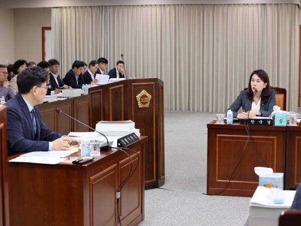 전라남도교육비특별회계 2024회계연도 결산 및 예비비 승인 심사 첨부이미지 : 25년06월13일 전라남도교육비택별회계 2024회계연도 결산 및 예비비 심사 - 025.jpg