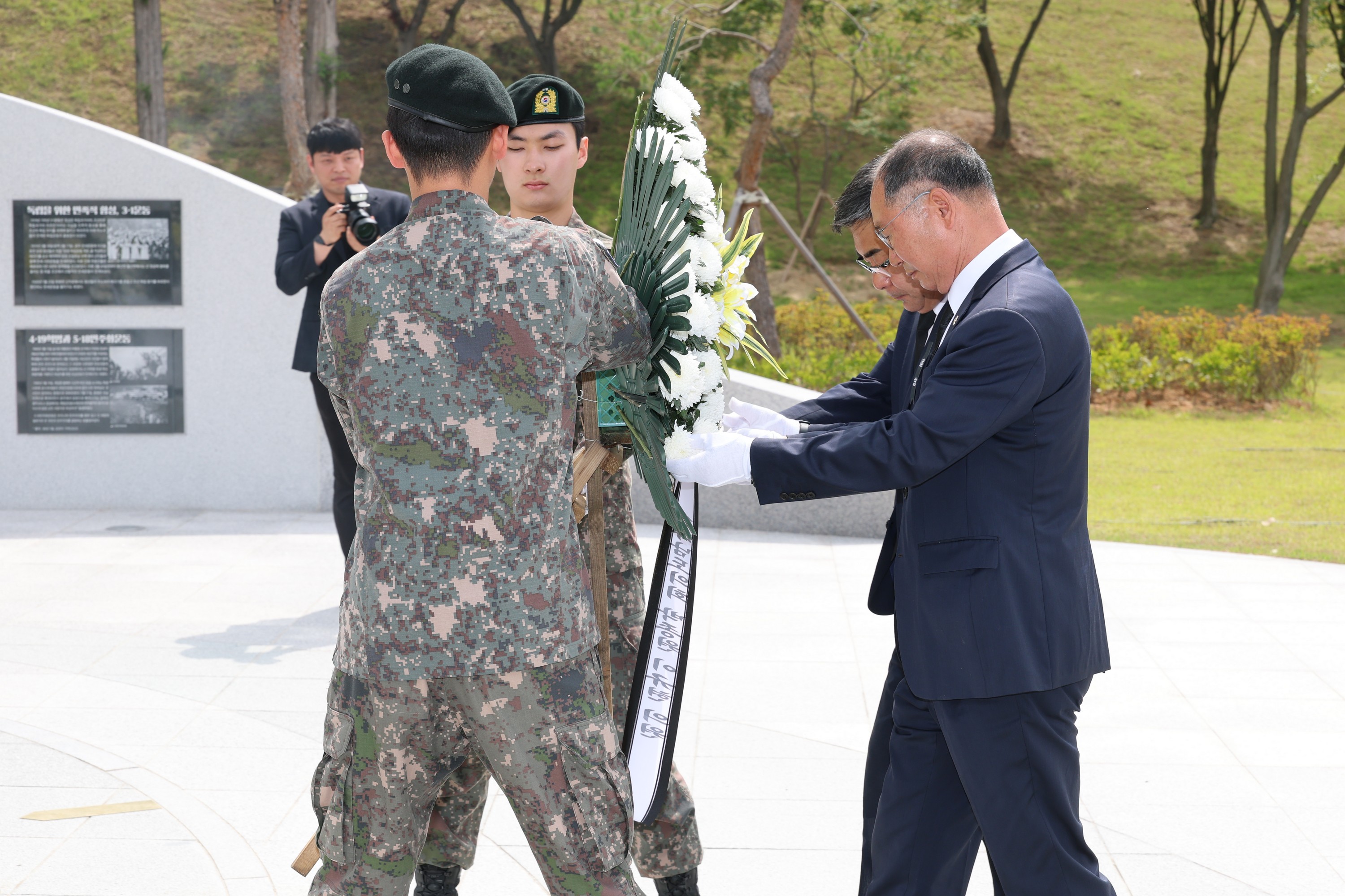 제70회 현충일 추념식 첨부이미지 : 25년06월06일 제70회 현충일 추념식 - 039.jpg