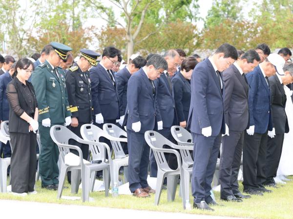 제70회 현충일 추념식 첨부이미지 : 25년06월06일 제70회 현충일 추념식 - 009.jpg