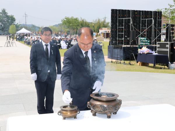 제70회 현충일 추념식 첨부이미지 : 25년06월06일 제70회 현충일 추념식 - 043.jpg