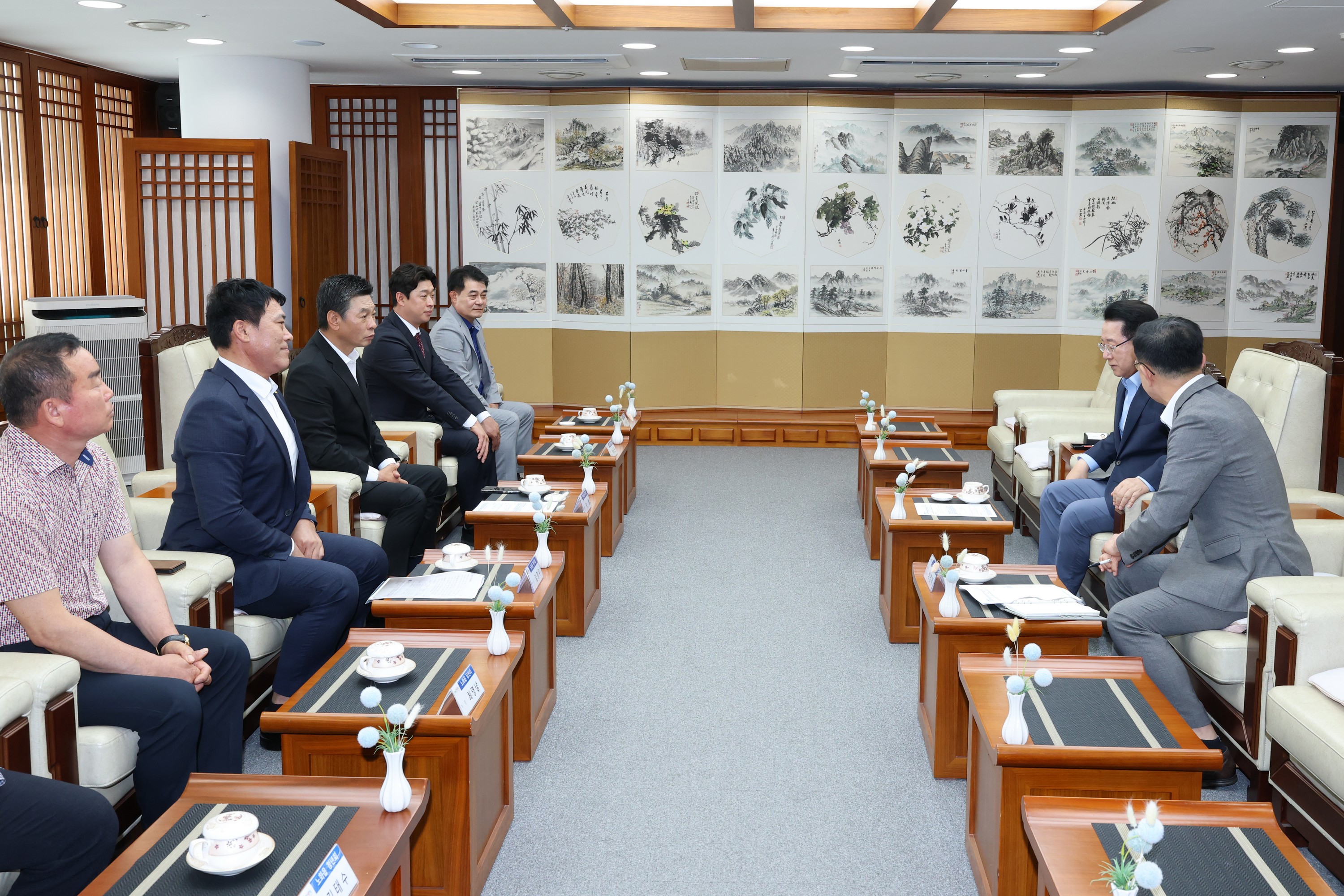 완도군 노화읍 청년회와 간담회 첨부이미지 : 25년06월09일 완도 노화읍 청년회와 간담회 - 001.jpg