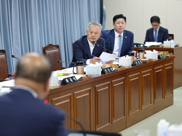 제391회 정례회 농수산위원회 회의 첨부이미지 : 25년06월09일 제391회 정례회 농수산위원회 회의 - 020.jpg