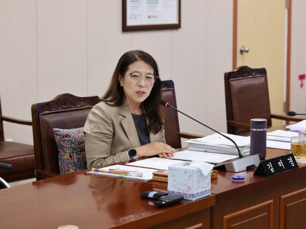 제391회 정례회 보건복지환경위원회 회의 첨부이미지 : 25년06월09일 제391회 정례회 보건복지환경위원회 회의 - 030.jpg