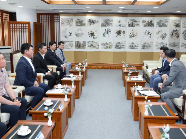 완도군 노화읍 청년회와 간담회 첨부이미지 : 25년06월09일 완도 노화읍 청년회와 간담회 - 001.jpg