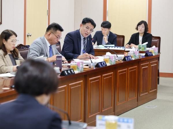 제391회 정례회 보건복지환경위원회 회의 첨부이미지 : 25년06월09일 제391회 정례회 보건복지환경위원회 회의 - 052.jpg