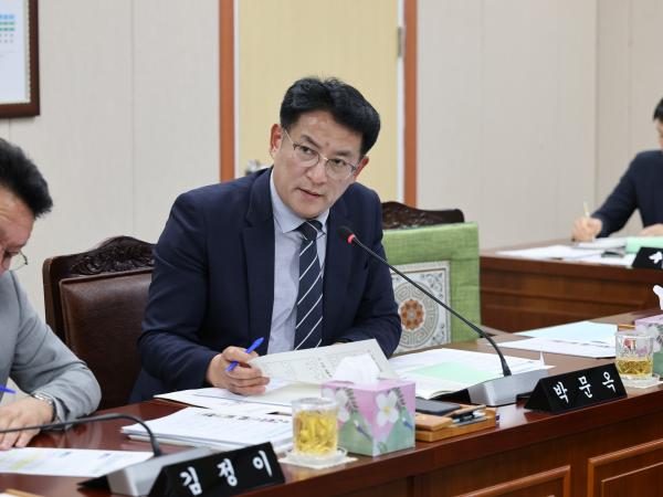 제391회 정례회 보건복지환경위원회 회의 첨부이미지 : 25년06월09일 제391회 정례회 보건복지환경위원회 회의 - 054.jpg