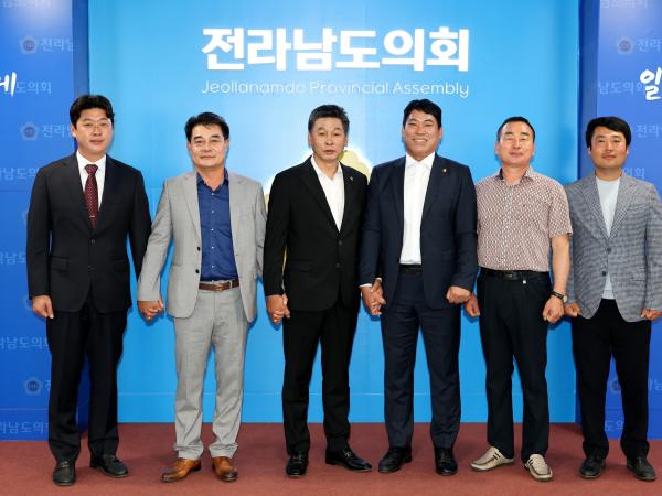 완도군 노화읍 청년회와 간담회 첨부이미지 : 25년06월09일 완도 노화읍 청년회와 간담회 - 015.jpg