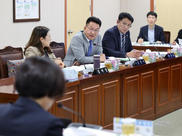 제391회 정례회 보건복지환경위원회 회의 첨부이미지 : 25년06월09일 제391회 정례회 보건복지환경위원회 회의 - 039.jpg
