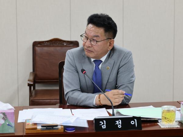 제391회 정례회 보건복지환경위원회 회의 첨부이미지 : 25년06월09일 제391회 정례회 보건복지환경위원회 회의 - 036.jpg