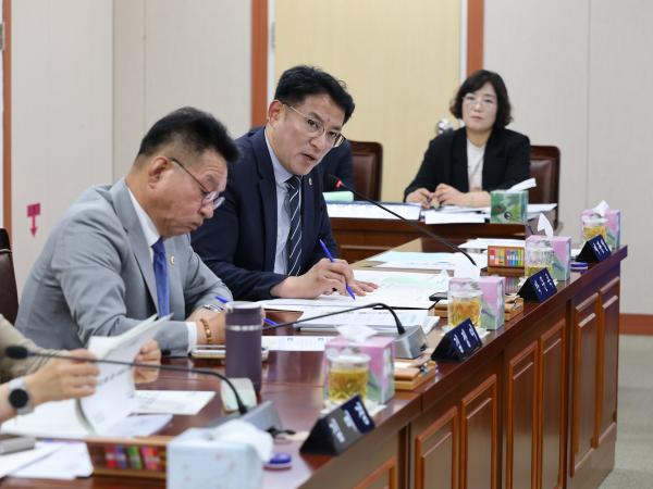 제391회 정례회 보건복지환경위원회 회의 첨부이미지 : 25년06월09일 제391회 정례회 보건복지환경위원회 회의 - 053.jpg