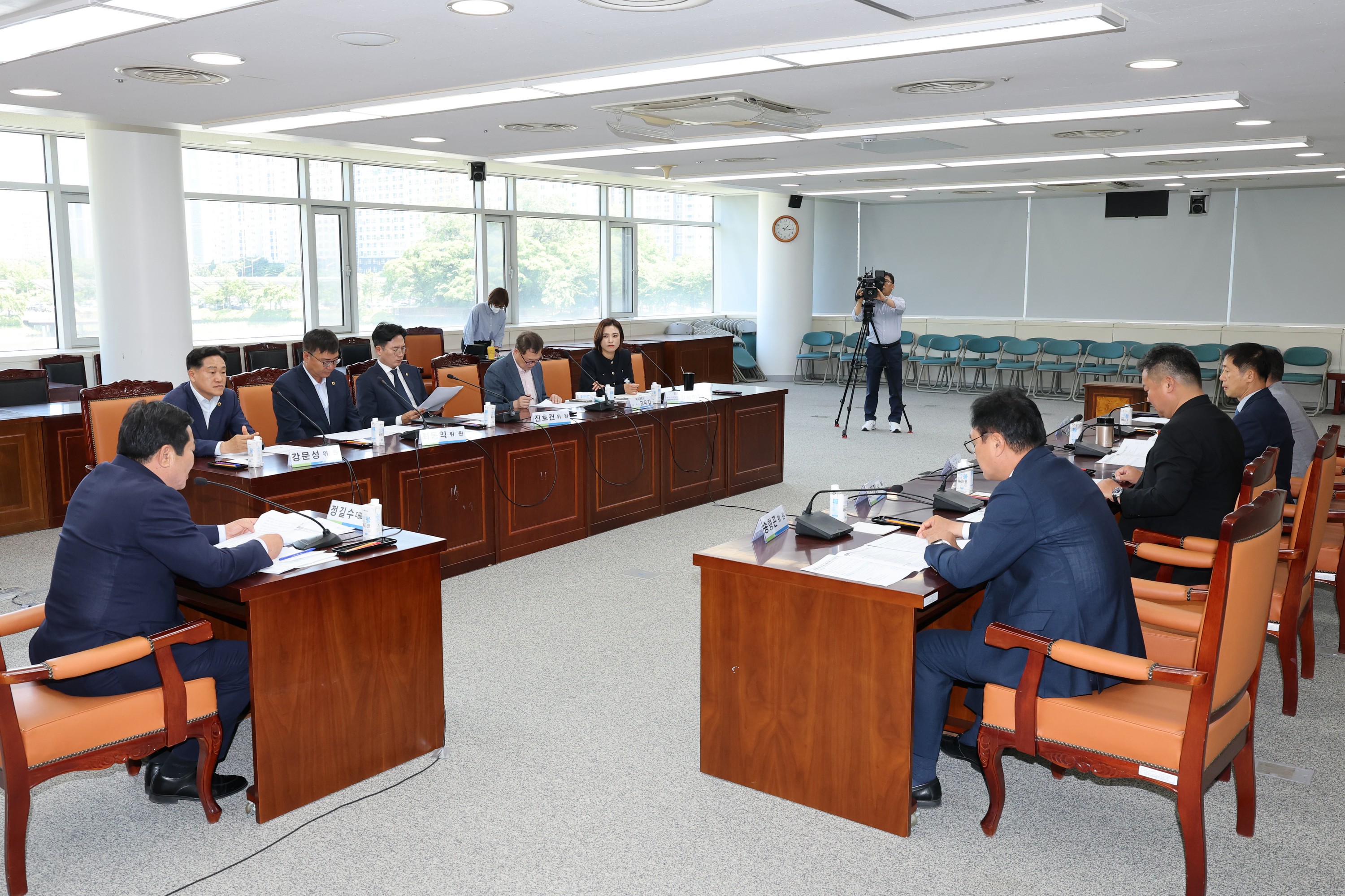 해양융합 에너지 연구회 정책연구용역 착수보고회 첨부이미지 : 25년06월05일 해양융합 에너지 연구회 정책연구용역 착수보고회 - 006.jpg