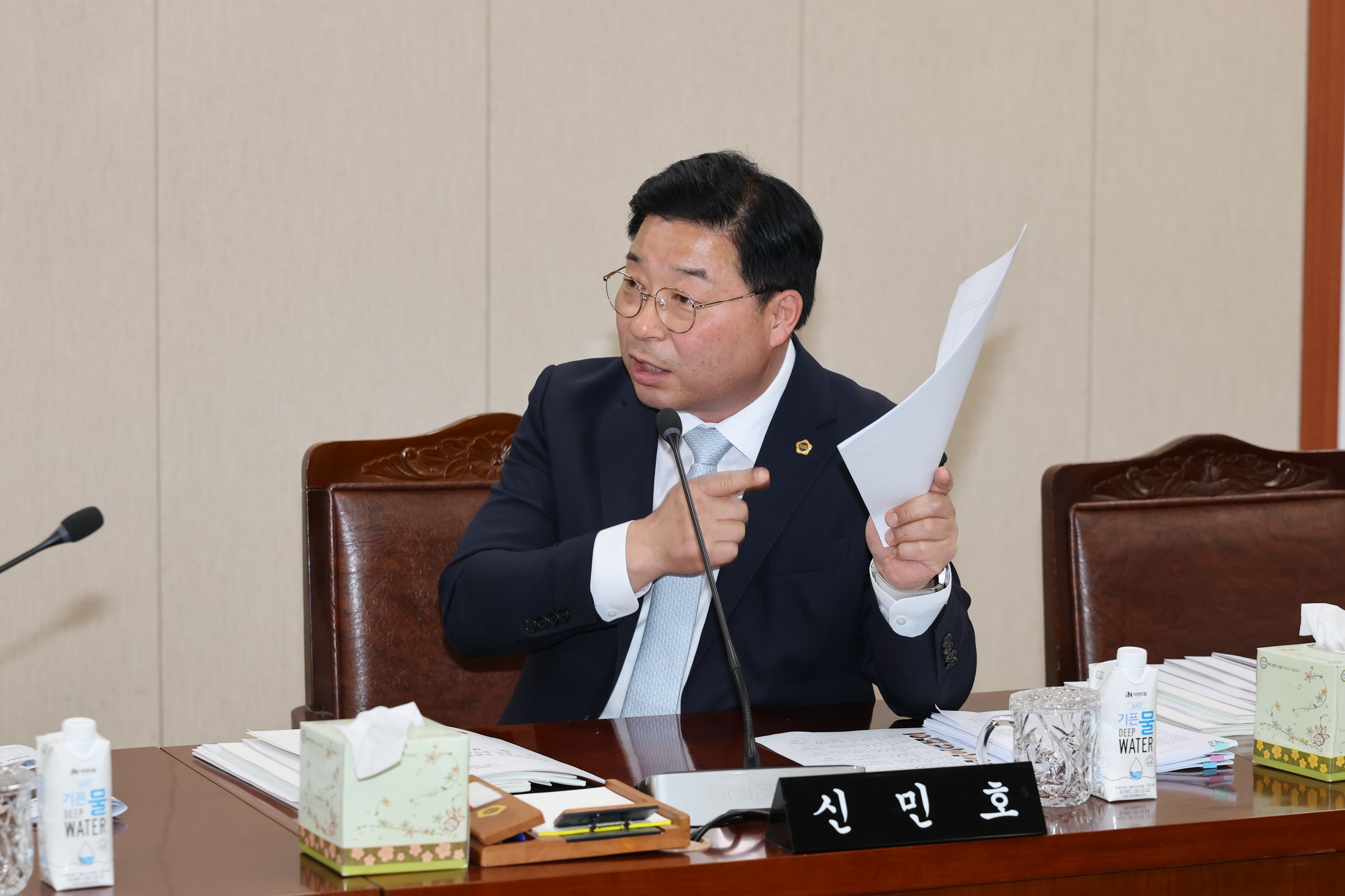 제391회 제1차 정례회 경제관광문화위원회 회의 첨부이미지 : 25년06월05일 제391회 제1차 정례회 경제관광문화위원회 회의 - 024.jpg