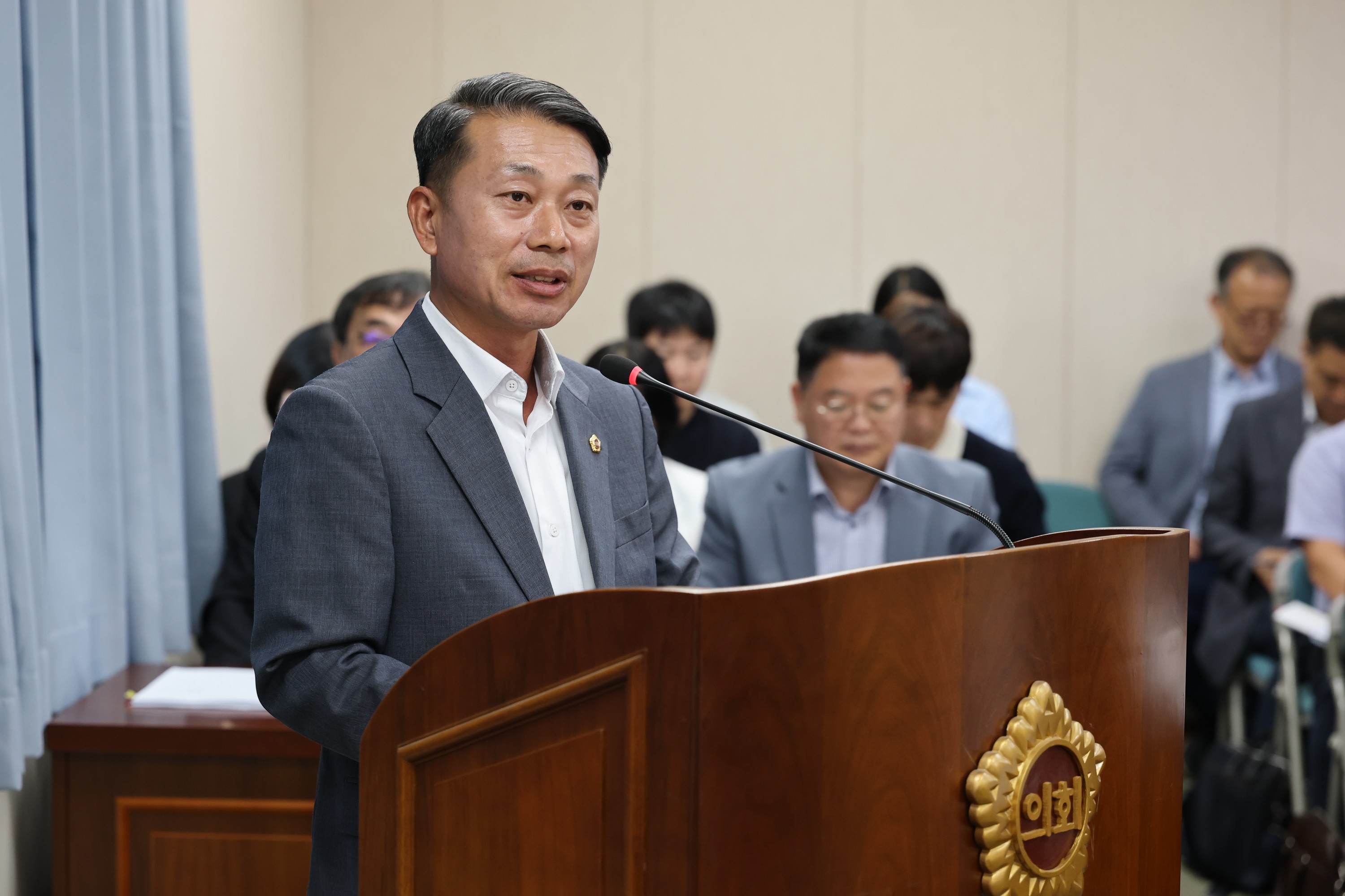 제391회 제1차 정례회 경제관광문화위원회 회의 첨부이미지 : 25년06월05일 제391회 제1차 정례회 경제관광문화위원회 회의 - 010.jpg