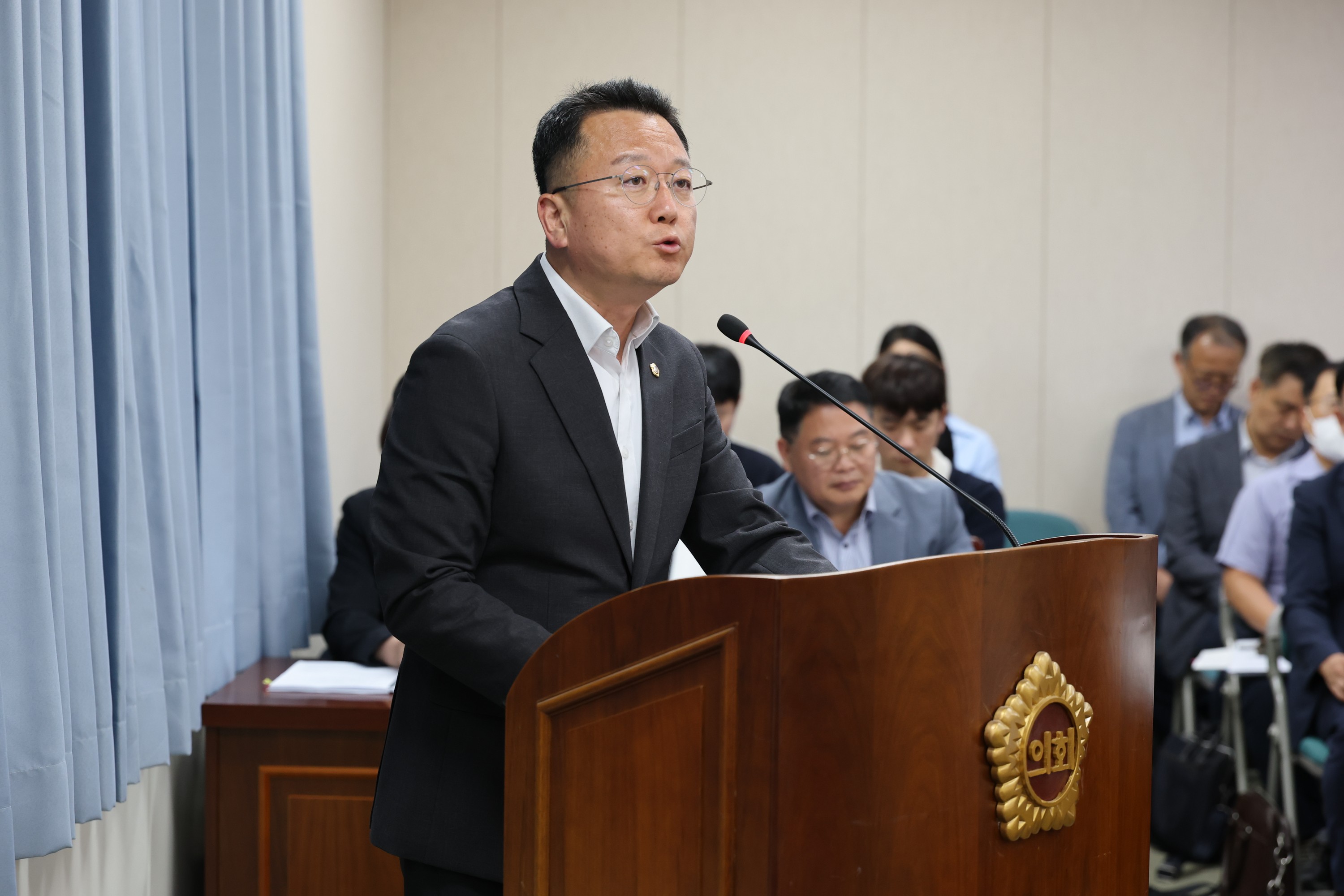 제391회 제1차 정례회 경제관광문화위원회 회의 첨부이미지 : 25년06월05일 제391회 제1차 정례회 경제관광문화위원회 회의 - 017.jpg
