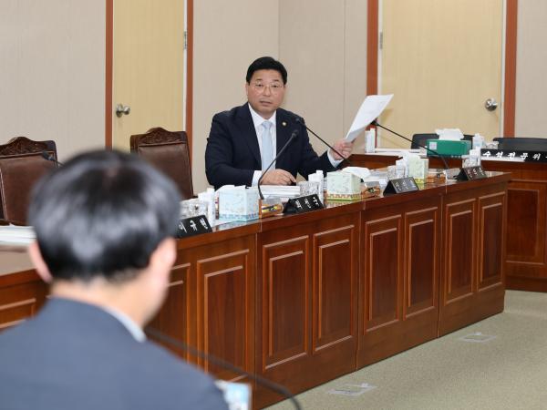 제391회 제1차 정례회 경제관광문화위원회 회의 첨부이미지 : 25년06월05일 제391회 제1차 정례회 경제관광문화위원회 회의 - 026.jpg