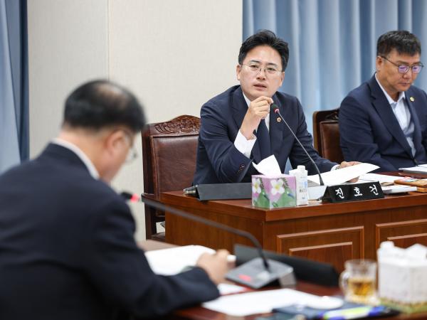 제391회 정례회 농수산위원회 회의 첨부이미지 : 25년06월05일 제391회 정례회 농수산위원회 회의_(12).jpg
