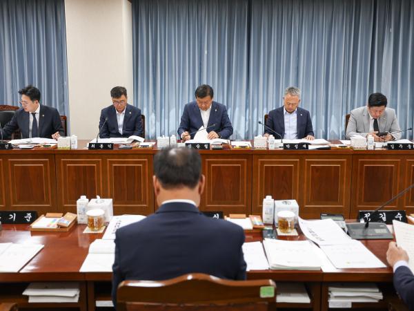 제391회 정례회 농수산위원회 회의 첨부이미지 : 25년06월05일 제391회 정례회 농수산위원회 회의_(2).jpg