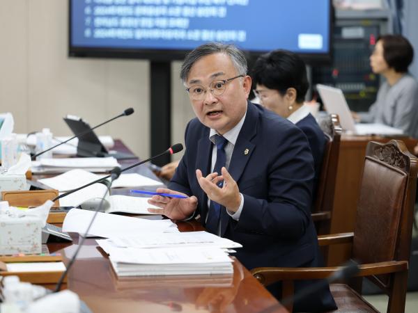 제391회 제1차 정례회 경제관광문화위원회 회의 첨부이미지 : 25년06월05일 제391회 제1차 정례회 경제관광문화위원회 회의 - 043.jpg
