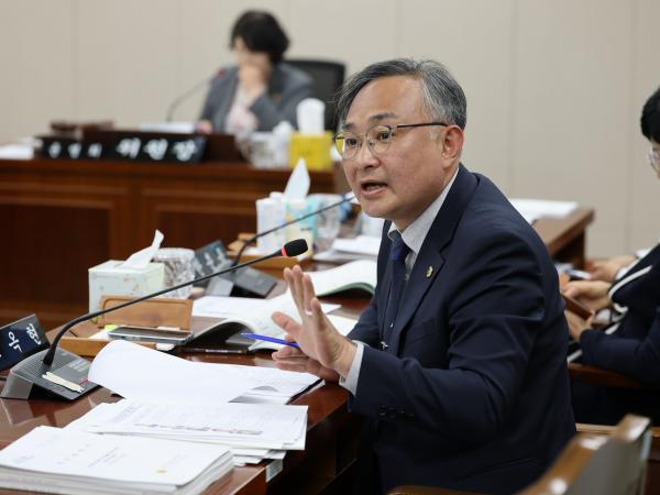 제391회 제1차 정례회 경제관광문화위원회 회의 첨부이미지 : 25년06월05일 제391회 제1차 정례회 경제관광문화위원회 회의 - 044.jpg