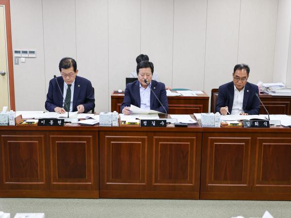 제391회 정례회 농수산위원회 회의 첨부이미지 : 25년06월05일 제391회 정례회 농수산위원회 회의_(5).jpg