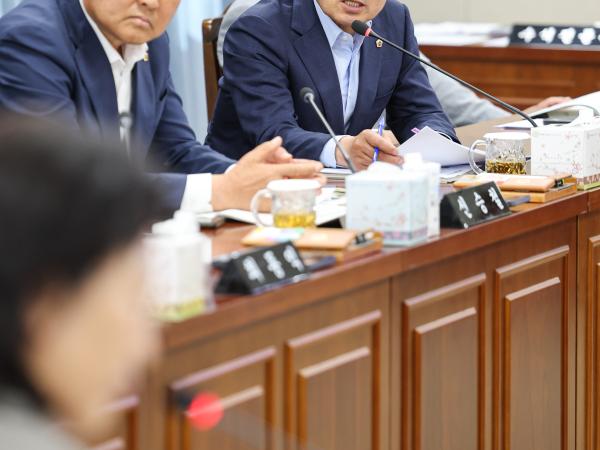 제391회 정례회 농수산위원회 회의 첨부이미지 : 25년06월05일 제391회 정례회 농수산위원회 회의_(32).jpg