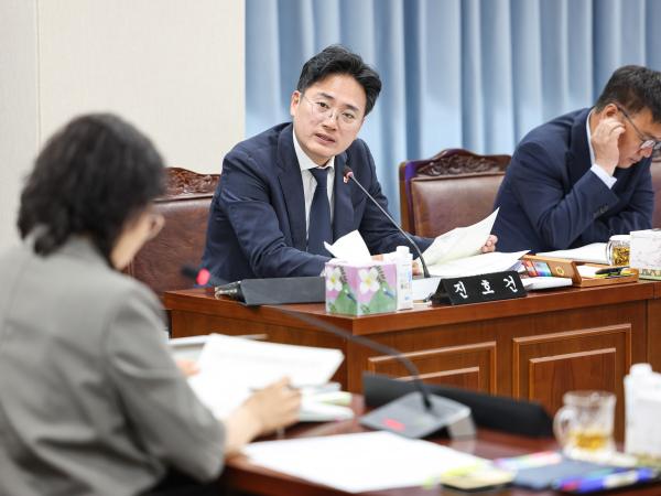 제391회 정례회 농수산위원회 회의 첨부이미지 : 25년06월05일 제391회 정례회 농수산위원회 회의_(38).jpg