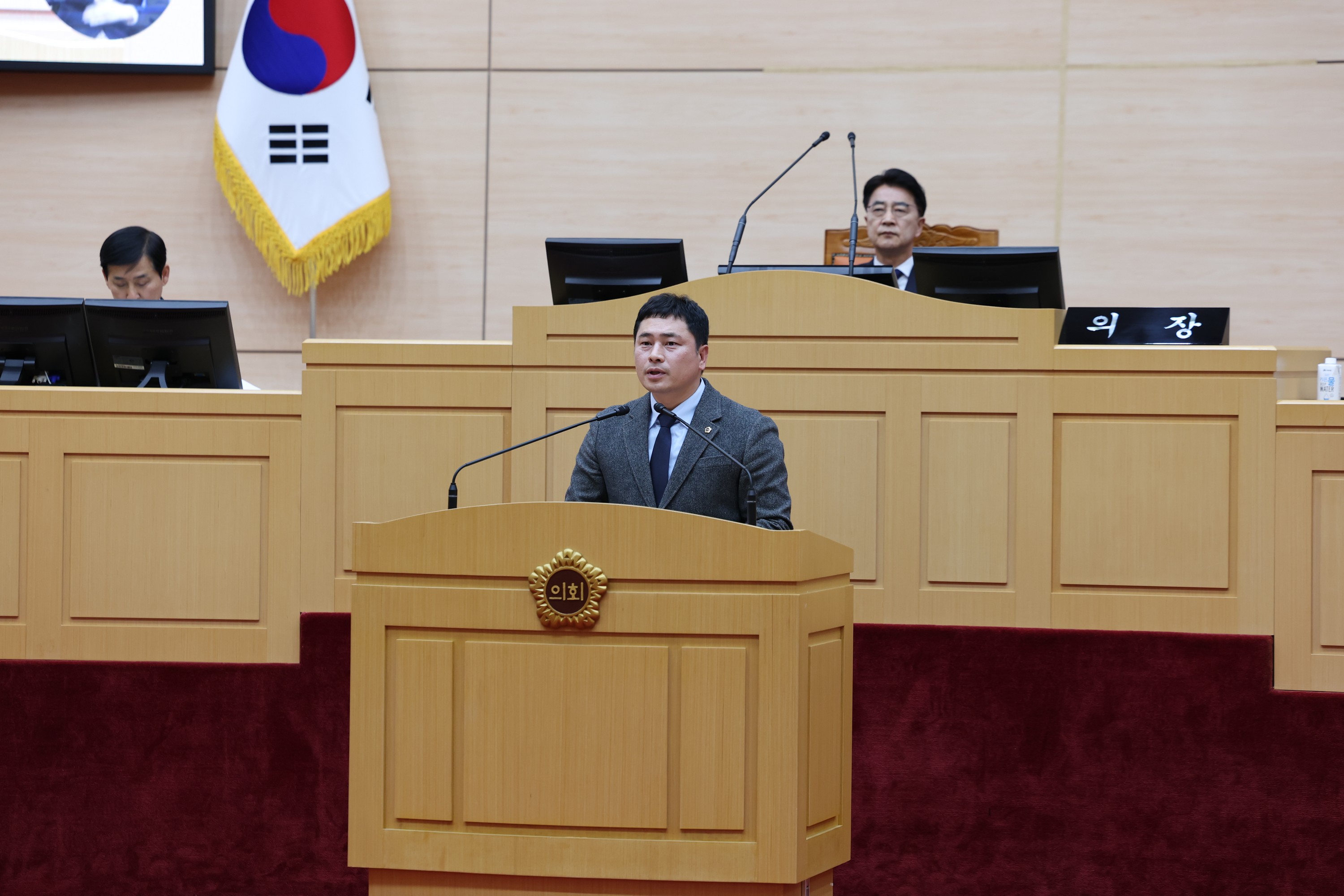 제387회 임시회 제2차 본회의 첨부이미지 : 25년02월14일 제387회 임시회 제2차 본회의 - 009.jpg