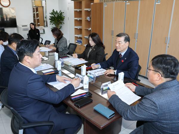 농촌 창업 연구회 간담회 첨부이미지 : 25년02월14일 농촌창업연구회 간담회_04.jpg