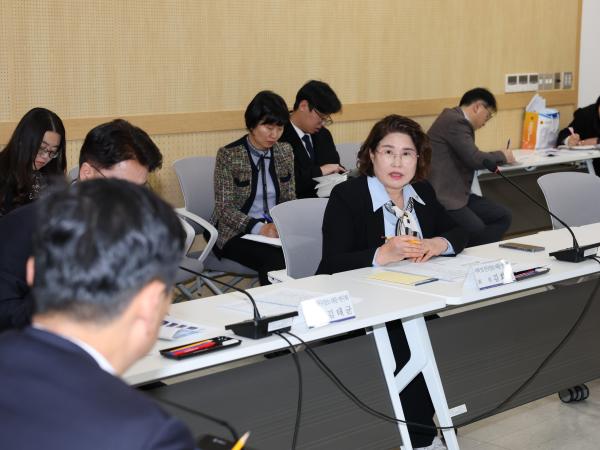 지역 및 인구감소 대응 연구회 간담회 첨부이미지 : 25년02월14일 지역 및 인구감소 대응 연구회 간담회 - 014.jpg