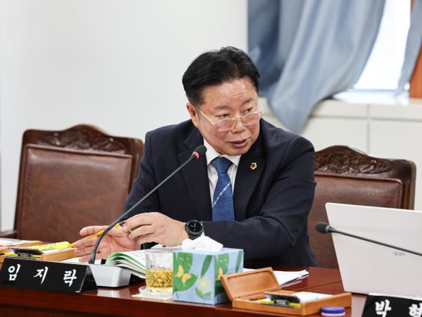 제387회 임시회 보건복지환경위원회 회의 첨부이미지 : 25년02월06일 제387회 임시회 보건복지환경위원회 회의_20.jpg