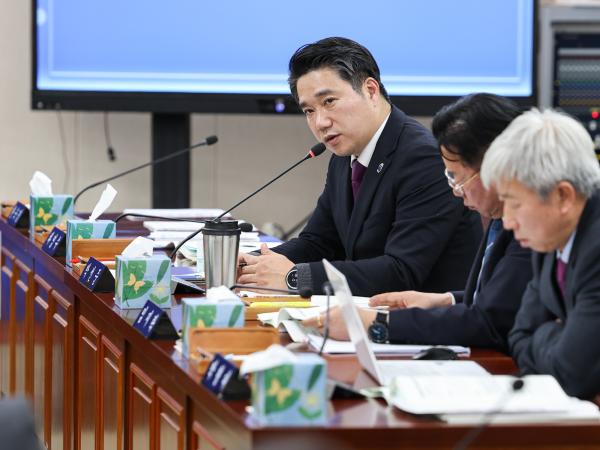 제387회 임시회 보건복지환경위원회 회의 첨부이미지 : 25년02월06일 제387회 임시회 보건복지환경위원회 회의_14.jpg
