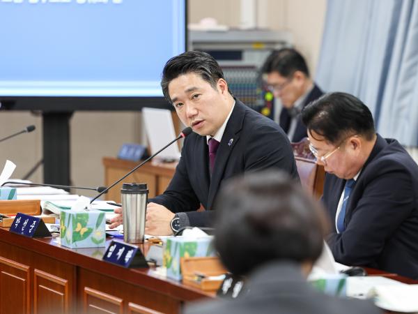 제387회 임시회 보건복지환경위원회 회의 첨부이미지 : 25년02월06일 제387회 임시회 보건복지환경위원회 회의_13.jpg