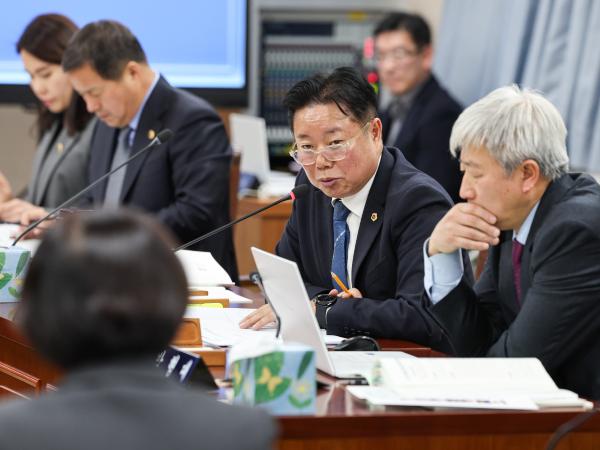 제387회 임시회 보건복지환경위원회 회의 첨부이미지 : 25년02월06일 제387회 임시회 보건복지환경위원회 회의_18.jpg
