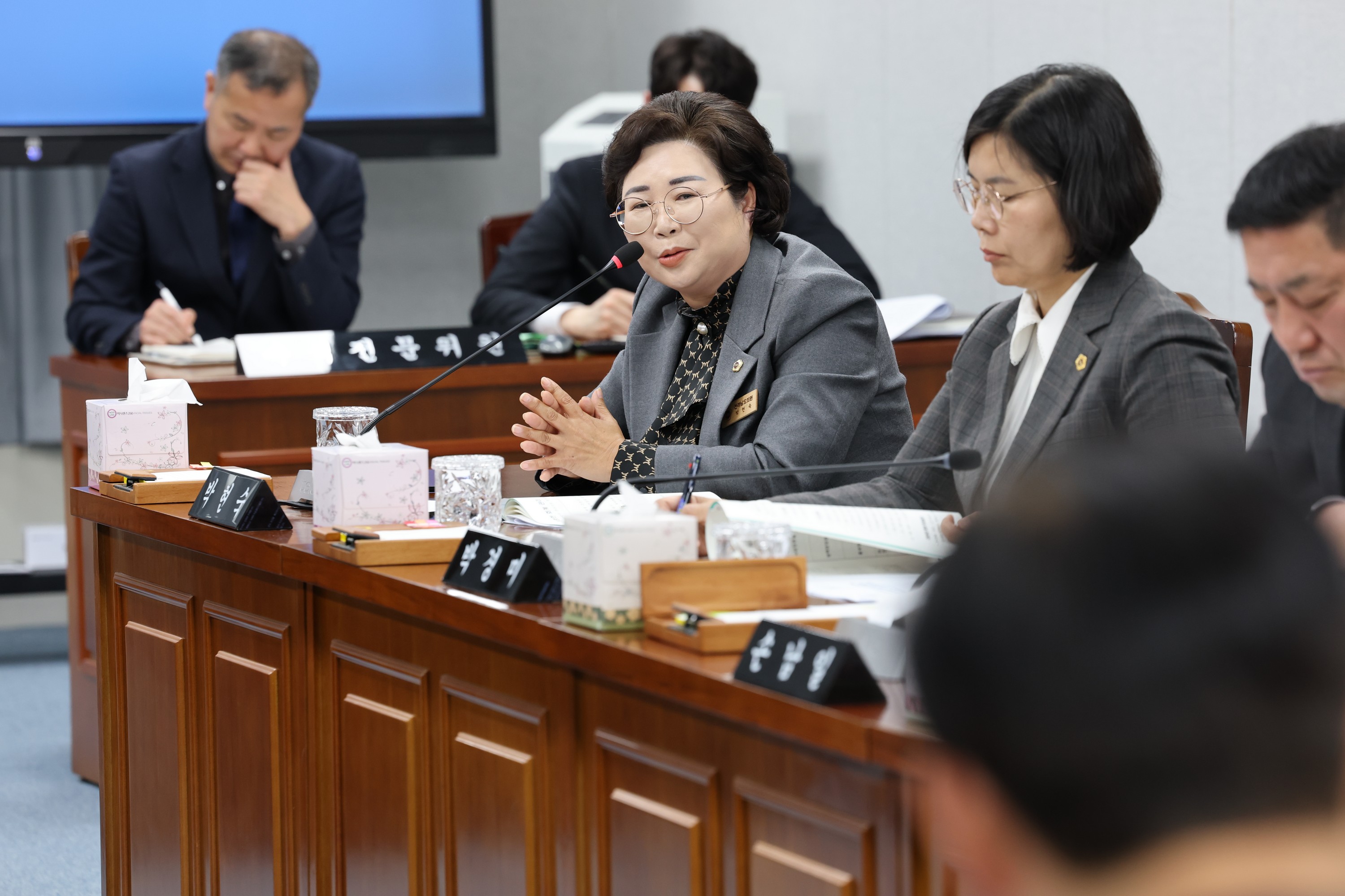 제387회 임시회 의회운영위원회 업무보고 등 회의 첨부이미지 : 25년02월05일 제387회 임시회 의회운영위원회 업무보고 등 회의 - 057.jpg