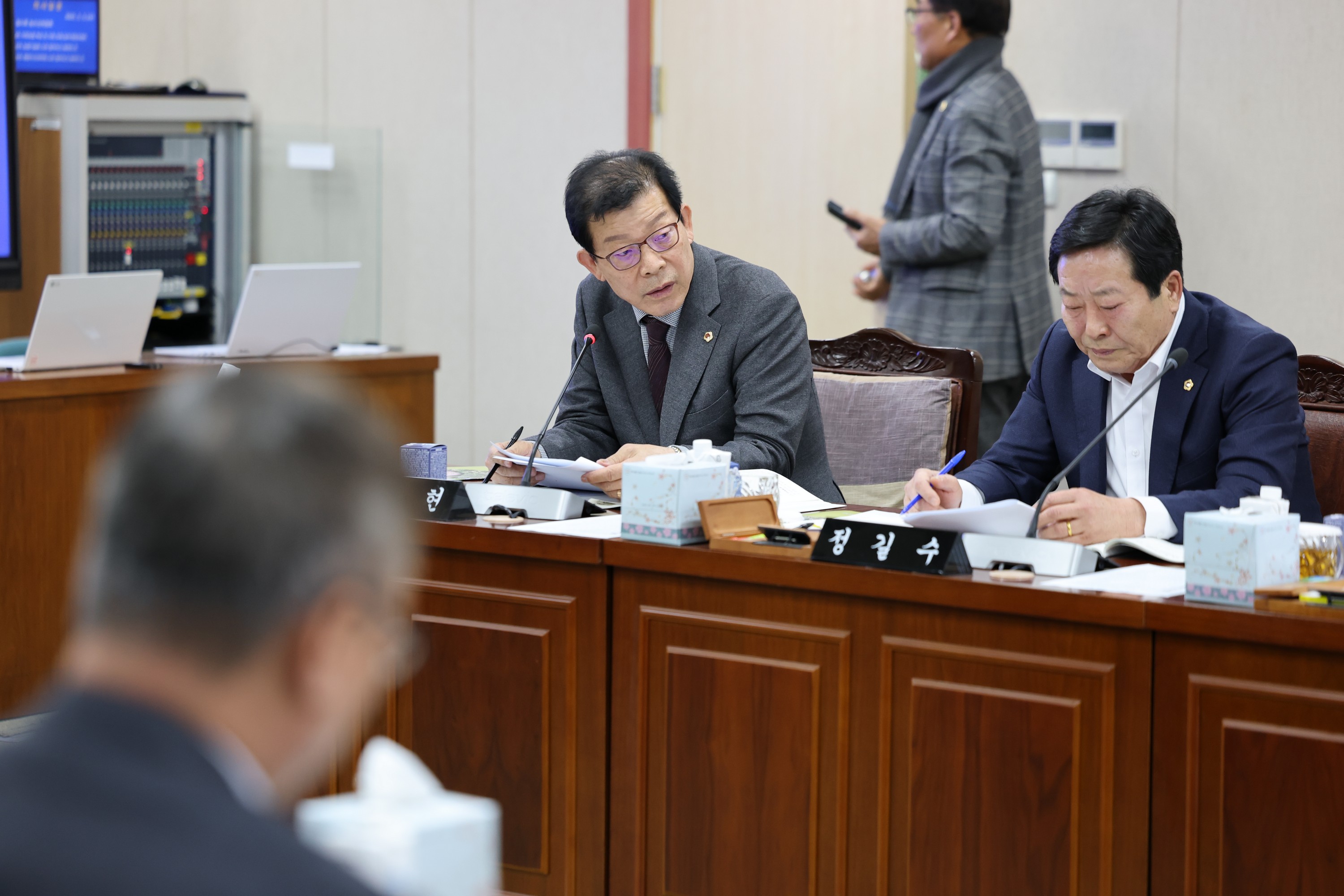제387회 임시회 농수산위원회 업무보고 등 회의 첨부이미지 : 25년02월05일 제387회 임시회 농누산위원회 업무보고 등 회의 - 024.jpg