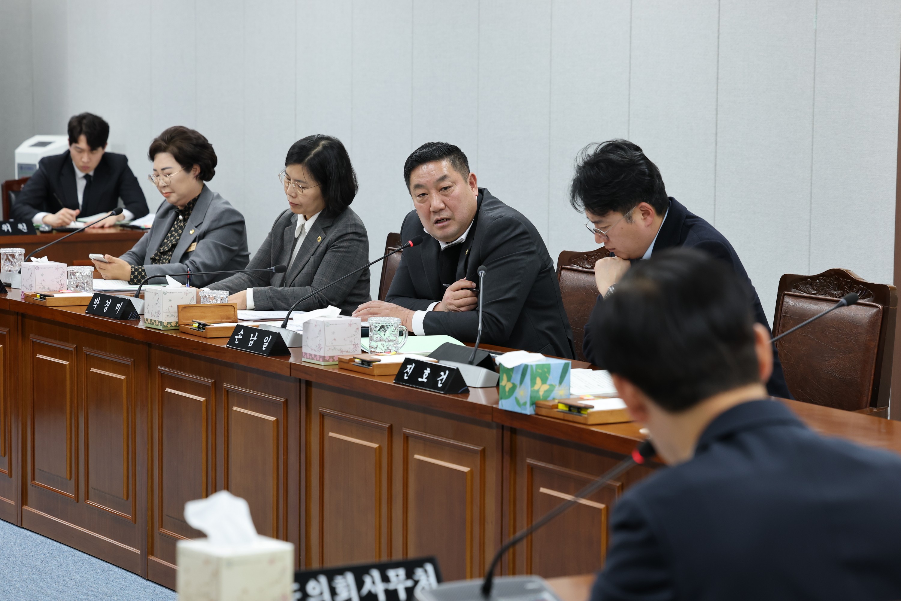 제387회 임시회 의회운영위원회 업무보고 등 회의 첨부이미지 : 25년02월05일 제387회 임시회 의회운영위원회 업무보고 등 회의 - 064.jpg