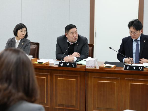 제387회 임시회 의회운영위원회 업무보고 등 회의 첨부이미지 : 25년02월05일 제387회 임시회 의회운영위원회 업무보고 등 회의 - 063.jpg